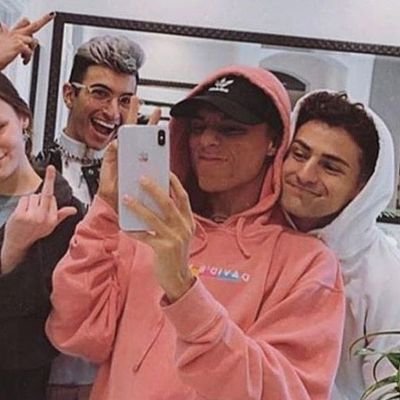 «larray is queen»
«𝚚𝚞𝚎𝚎𝚗 𝚗𝚘𝚝𝚒𝚌𝚎𝚍 0 𝚝𝚒𝚖𝚎𝚜😚😿 »