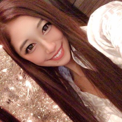 ビンボーな母子家庭育ち( т৹т )⇒介護職に就くもブラックすぎてウツ病になり退職⇒スーパーでレジ打ち⇒今の現状を変えたいと思い、ネットビジネスに出会う⇒3ヵ月で月収100万円達成✨
時間とお金が自由になって幸せな毎日に💘
私のように現状を変えたいと思っている人を無料でサポートしてます✨