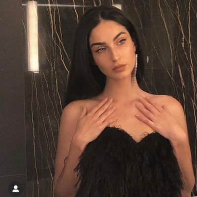 svnsitdz's profile picture. 𝐥𝐞𝐬 𝐞́𝐭𝐨𝐢𝐥𝐞𝐬 𝐥’𝐨𝐧𝐭 𝐚𝐜𝐜𝐮𝐞𝐢𝐥𝐥𝐢, 𝐜𝐨𝐦𝐦𝐞 𝐬𝐢 𝐞𝐥𝐥𝐞 𝐬𝐞𝐦𝐛𝐥𝐚𝐢𝐭 𝐞̂𝐭𝐫𝐞 𝐥’𝐞𝐧𝐟𝐚𝐧𝐭 𝐝𝐞 𝐥𝐚 𝐋𝐮𝐧𝐞.