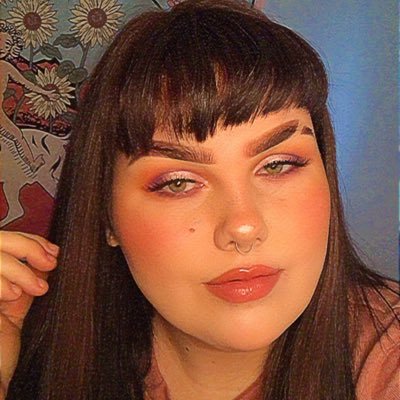 aimeecrosbiie's profile picture. 