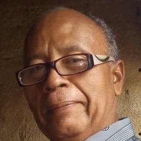 Entregado a la escritura virtual. Ha sido columnista de El Diario de Lara El Caroreño, El Mío de Barquisimeto. Ha publicado en El Impulso y en Últimas Noticias