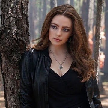 hosiekissess's profile picture. hosie shipper😋 fan page for legacies🥰🥰