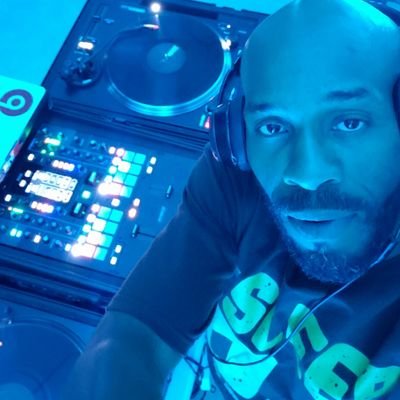🔊🎵🎉Giv U what Ur ears need🎉🎵🔊
For bookings E-mail: Richfusion@yahoo.com
Facebook