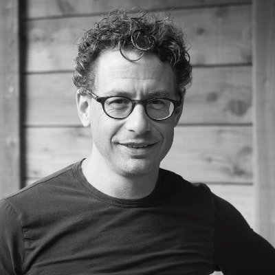 CurdinV's profile picture. Bundeshausredaktor SRF