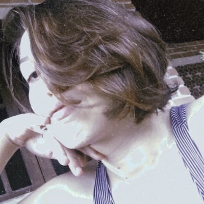 a_clara97's profile picture. Sempre ocupada mas não demais para plantar discórdia.