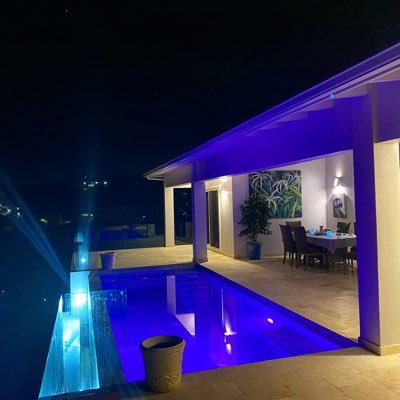 Luxury 6 bedroom Villa for sale & rental in the heart of English Harbour, Antigua https://t.co/03NJyqQuS3