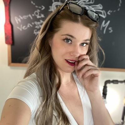 Your favourite online Professor 💕 || Onlyfans top 1 million % creator