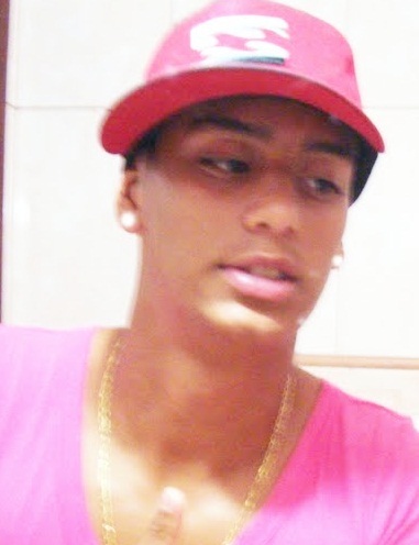 Quem Sou? Meu jeito moléque de ser?  Me segue ai tu vai saber tudo sobre isso i mais coisas,(: http://t.co/USKU3OaZpe