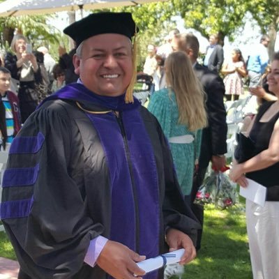 School Psychologist, LEP, Professor, and passionate about bilingual education, bilingual assessment, and social justice. All tweets my own.