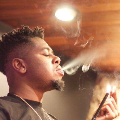 thedre2x's profile picture. L.M.E. (LOYAL MEMBERS ENT.) CO- FOUNDER : @lmethelabel My new single “No Favors” Out NOW‼️ ⬇️⬇️⬇️