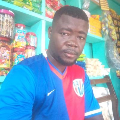 Ernest opoku is my name iam fair in colour iam single. Live in kumasi ahodwo but now in ivore coast small village call Arrah. Iam bussiness man.  I am col guy