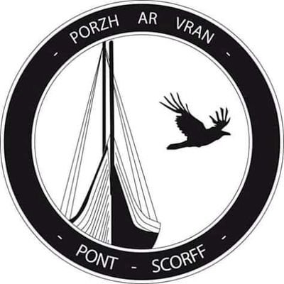 Porzh ar Vran est une association qui ambitionne de bâtir des bateaux historique avec les techniques d'époque. 1er projet : un bateau viking du Xème siècle ;-)