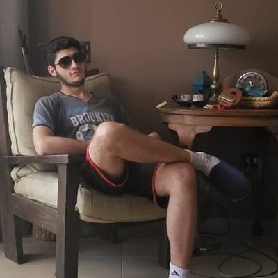 Escritor, músico, filósofo, psicólogo, periodista, comediante, productor de radio, abogado de las almas, Jedi, tripero, peronista y fanático de Obi Wan Kenobi✌️