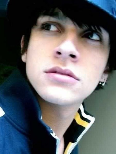 Só sei que nada sei , porque se eu soubesse minha bio não estaria assim essa beleza rs. me segue ai vai ? *--*