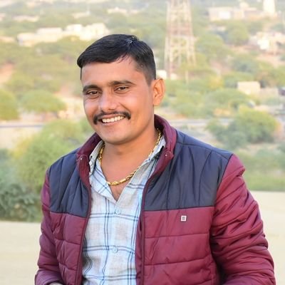 im_CrJakhar's profile picture. 