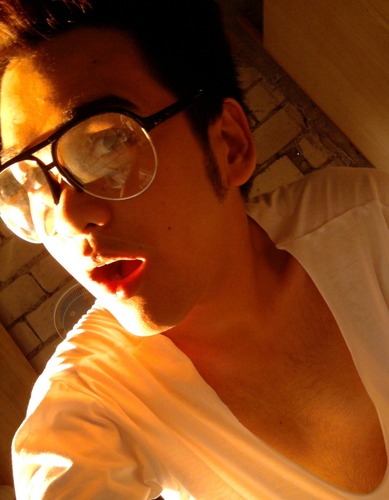 An education student major in Social Science...Now let me ask you..do i look like a history or economics teacher?whahaha!