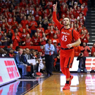 Former @GoBearcatsMBB #45 | Current Project Manager @SkanskaUSA