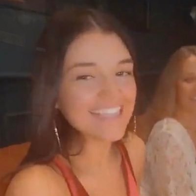 reva_florko's profile picture. people still use twitter ?