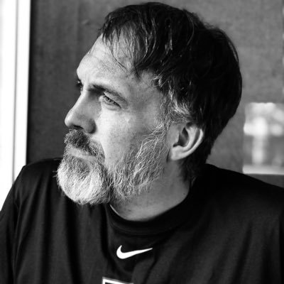 monsieurryan's profile picture. International man of mystery.