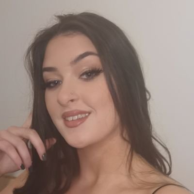 HeatherFox220's profile picture. 20 | computer science @nuigalway