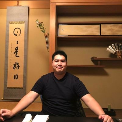 9ichi6's profile picture. 野村證券→No.1外資系保険会社最年少エグゼクティブ。専門は対個人→U-35年収500万円以上の人向けに、老後1億円をシンプルに達成する為の保険、不動産、証券等を組み合わせたポートフォリオ作成。対法人→税、社保、判例、通達、規定を網羅した財務スキーム提案。会食は食事メイン。出張は食べ歩き。ランチは1日5回まで。