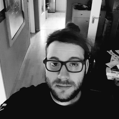 Heliossreal's profile picture. 