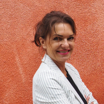 PODCAST ABOUT #EXPERIENCES THAT LEAD TO #KNOWLEDGE, #INSPIRING YOU TO DEVELOP A #POSITIVE #MINDSET FOR A #HAPPY #LIFE
#empowerment #mindset #live #businesswoman