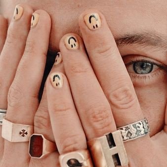 awesharry's profile picture. (she/her)