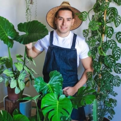 Jardinero amante de las flores, regresando espacio a la naturaleza #YoCuidoMiJardin