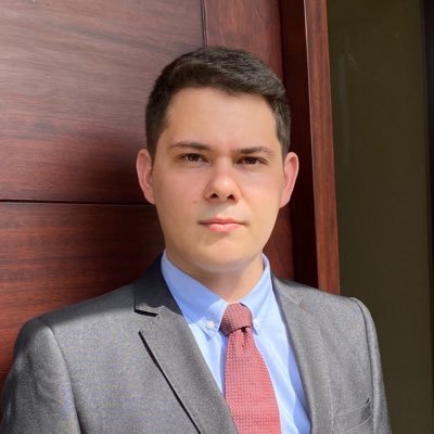 Arequipeño | Liberal | Exdirector de @Lucidez_pe | Columnista en Perú21 | Opiniones a título personal.