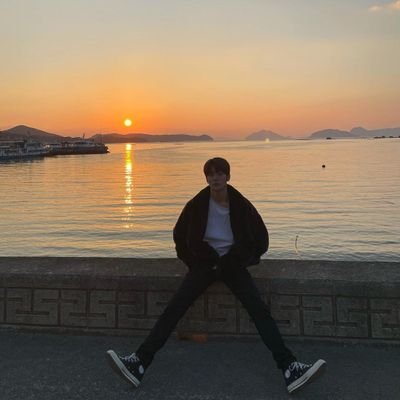 HJehyuunn's profile picture. SuperHuman~Eeeuy
I'mLikeBruceLee
Annyeonghaseyekk
a Member with the best hair