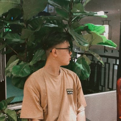 Không cần phải cố gắng làm công chúa ở trong lòng ai hết, mà hãy trở thành nữ hoàng trong chính cuộc đời của mình.