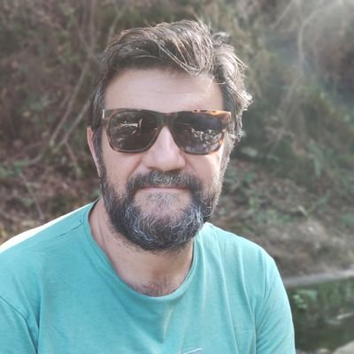 marcosrh's profile picture. Padre de dos niños maravillosos. Vigués y colchonero de adopción. Interesado en la cultura digital, Internet, Social Media y Tecnología en general.