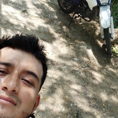 Wpalacios25's profile picture. Que Dios bendiga cada kilómetro para regresar a casa con mi familia...
Que el guionista aprieta pero no ahoga.