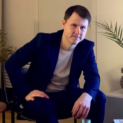 Tjo! Är en positiv och glad 30+ som kladdar (läs målar) väggar m.m hos diverse folk och företag mellan 7-16 på vardagar. I övrigt älskar jag Färjestad BK