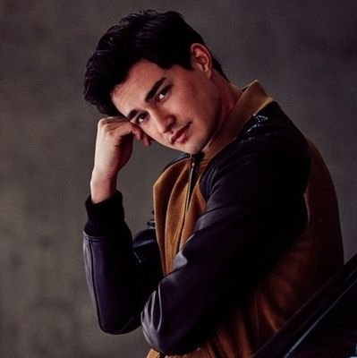 FAN ACCOUNT | Welcome to the Twitter of ‘Devilish (Gavin) Leatherwood’ - an fansite dedicated to the talented actor @gtleatherwood