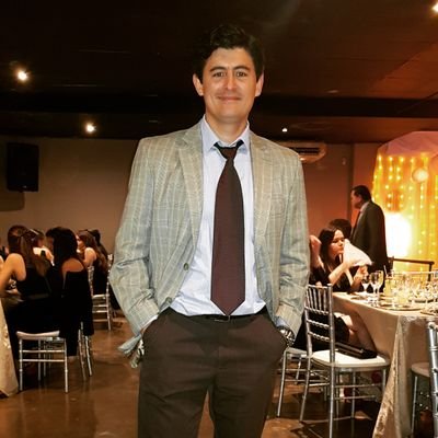 dino_enriquez's profile picture. Constructor desde chiquito👷🏻‍♂️, deportista de alma🎾⚽️🏀🏉, aprendiz inquieto📚 y apasionado de los desafíos❤
Ingeniero Civil-UNR con 🥇Oro 2002-2007👨🏻‍🎓