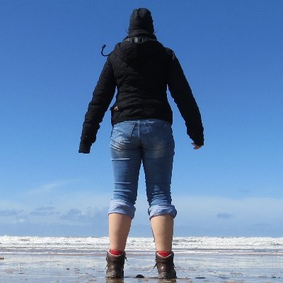 iwon_ne's profile picture. Linksgrün versiffte Kampfradfahrerin, zuständig für Forschung & Lehre, Naturwissenschaftlerin, kennt Schule von Innen, Musikerin,🤘und 🖖, Mama