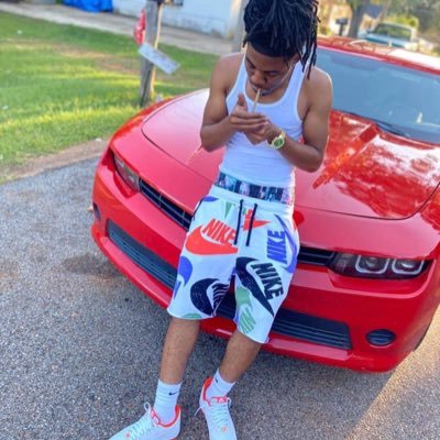 Facebook: LarryJonesJr. 👻: SweetJones1k TikTok: SweetJonesBihhhh