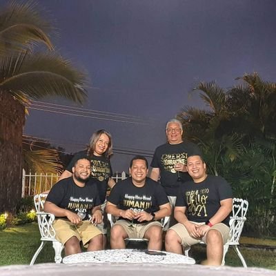 Católico, esposo, padre, hijo y hermano. Aficionado al Ajedrez.