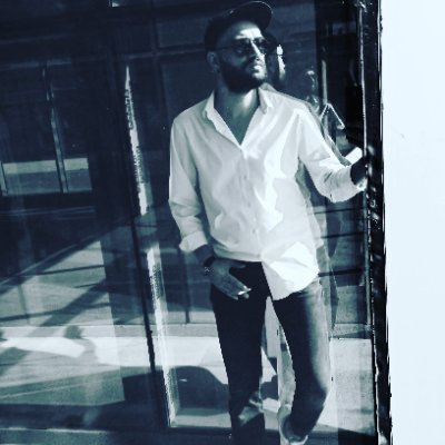 f6458135894d487's profile picture. unutulmak istemezdim ( yokmuşum da ben farkında değilmişim!