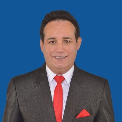 Politólogo con Master en Diplomacia y Relaciones Internacionales. Ex-Candidato a Asambleísta del Ecuador por EE.UU. Y Canadá.
