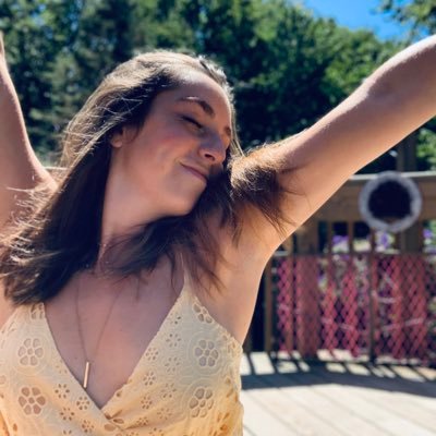 LindseyMariaD's profile picture. 28. 🌻Dog mom 🐶🐶.Special Education teacher for K-4th grade. 📚📝🍎