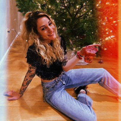 hjmeyer15's profile picture. Hudson high '14 Assumption '18