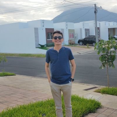 Vladybarr's profile picture. Irreverente, cafeinópata y sabinómano, «como el viento de poniente, revoltoso y juguetón», El día que yo nací, Dios estaba enfermo, grave.