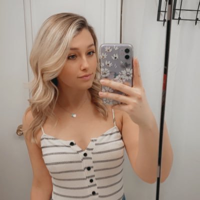 Megan_Haddock's profile picture. life is short, make it sweet🌻✨