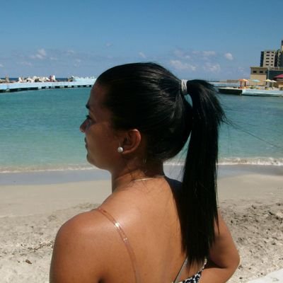 Cubana no, Cubanísima🇨🇺✊!!!...Y de inmenso 💜 para todos los amigos de la Patria Grande !!!!
