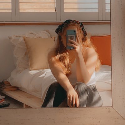 lolaburger_'s profile picture. 🌻