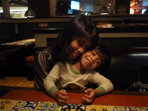 weween's profile picture. hyperbole