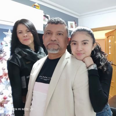 carlospiza41's profile picture. Amante de Dios y las personas
soldador , oidor y hacedor de la.. palabra de Dios.
padre ,esposo, compañero,amigo incondicional.